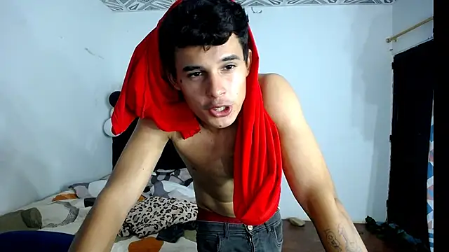 Snapshot of freddy_romas chatting on October 15, 12:33 am freddy romas online show from October 15, 12:33 am