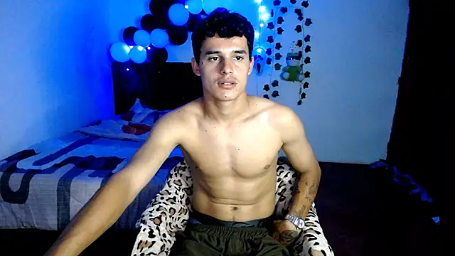 Snapshot of freddy_romas chatting on October 19, 3:07 am freddy romas online show from October 19, 3:07 am