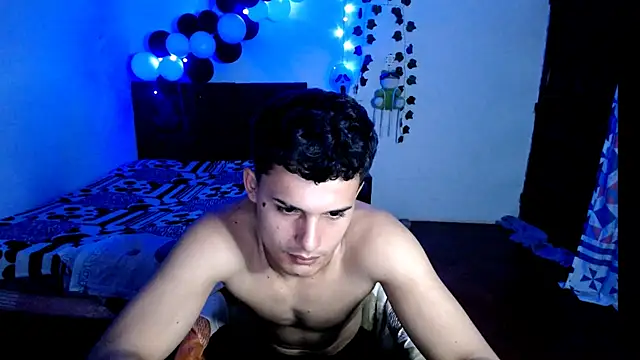 Snapshot of freddy_romas chatting on October 27, 10:47 pm freddy romas online show from October 27, 10:47 pm