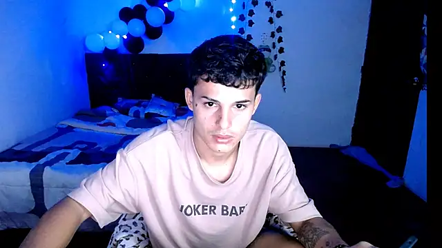 Snapshot of freddy_romas chatting on November 3, 2:02 am freddy romas online show from November 3, 2:02 am