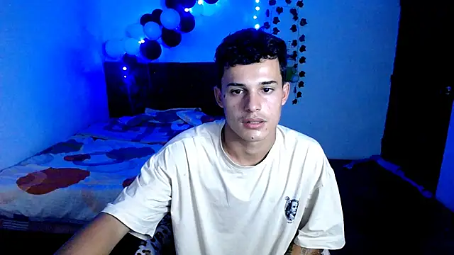 Snapshot of freddy_romas chatting on November 11, 2:00 am freddy romas online show from November 11, 2:00 am