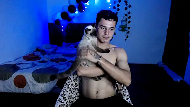 Snapshot of freddy_romas chatting on December 1, 4:34 pm freddy romas online show from December 1, 4:34 pm