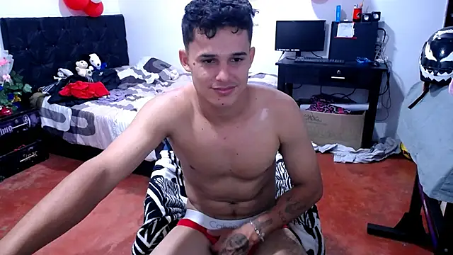 Snapshot of freddy_romas chatting on May 16, 12:29 am freddy romas online show from May 16, 12:29 am