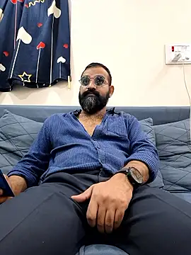 Fun Guuy online show from January 9, 4:15 am