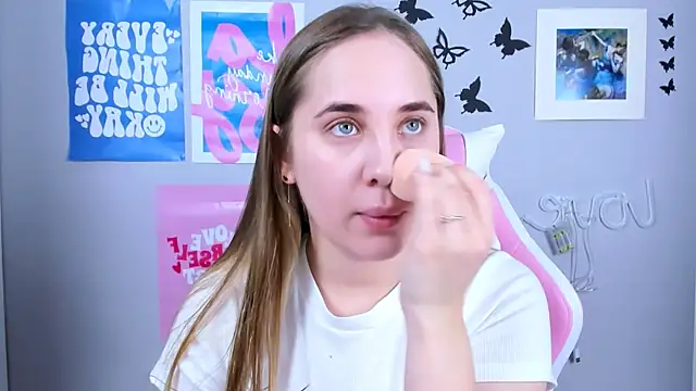 Snapshot of MiaMilas chatting on December 26, 5:04 am MiaMilas online show from December 26, 5:04 am