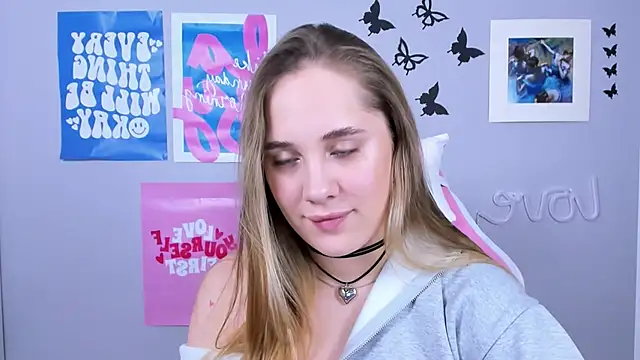 Snapshot of MiaMilas chatting on January 20, 11:56 am MiaMilas online show from January 20, 11:56 am