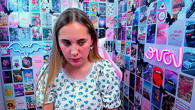 Snapshot of MiaMilas chatting on September 29, 2:55 pm MiaMilas online show from September 29, 2:55 pm