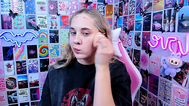 MiaMilas online show from January 7, 12:40 pm