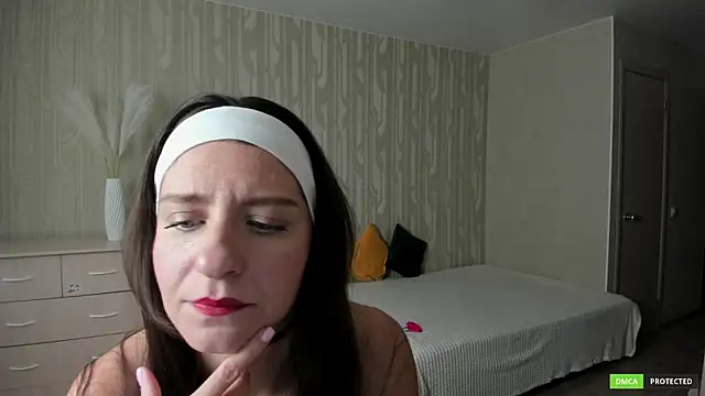 helentasty online show from April 21, 10:32 am