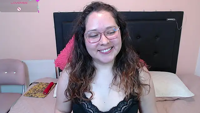 Snapshot of May_Carlier chatting on February 5, 5:52 am May Carlier online show from February 5, 5:52 am