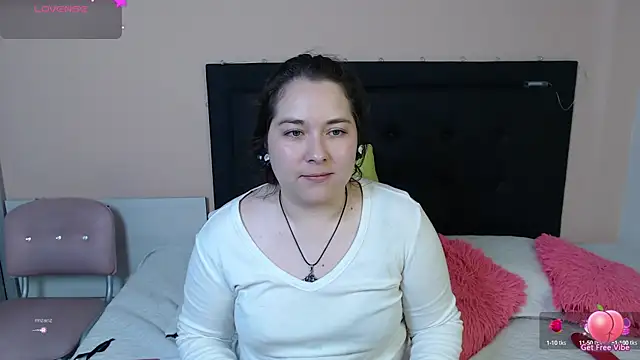 Snapshot of May_Carlier chatting on February 19, 8:41 pm May Carlier online show from February 19, 8:41 pm