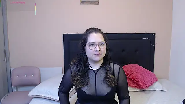 Snapshot of May_Carlier chatting on March 23, 2:15 am May Carlier online show from March 23, 2:15 am