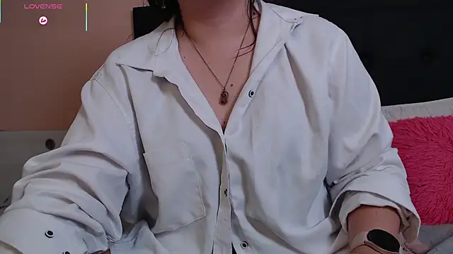 Snapshot of May_Carlier chatting on September 13, 12:21 am May Carlier online show from September 13, 12:21 am