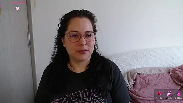 May Carlier online show from March 29, 5:24 pm