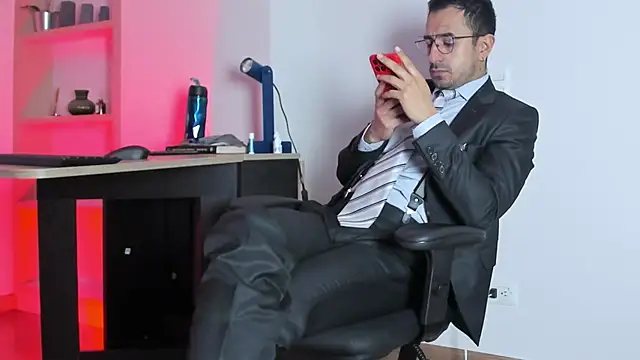 Snapshot of pablo-rincon95 chatting on February 13, 2:42 pm pablo-rincon95 online show from February 13, 2:42 pm