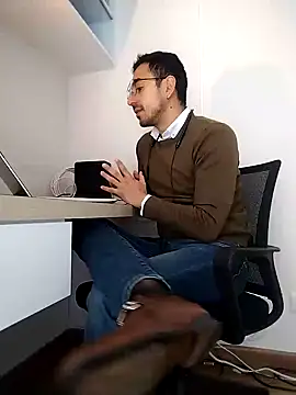 Snapshot of pablo-rincon95 chatting on February 15, 3:06 pm pablo-rincon95 online show from February 15, 3:06 pm