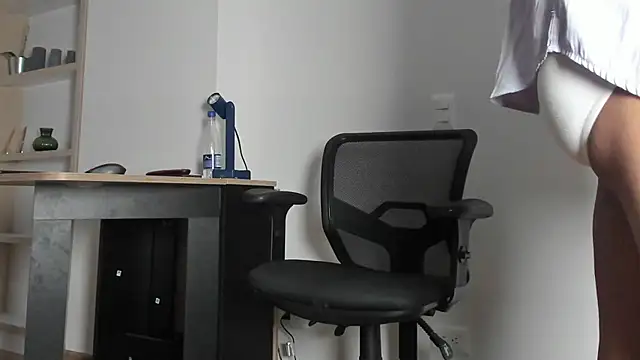 Snapshot of pablo-rincon95 chatting on February 19, 10:56 am pablo-rincon95 online show from February 19, 10:56 am