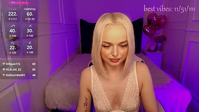 horny blondiee online show from February 15, 11:28 am