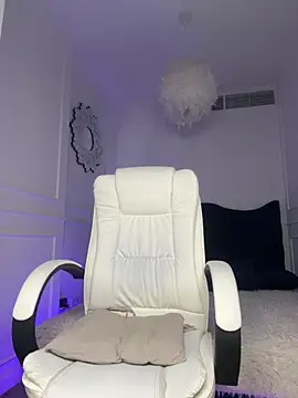 horny blondiee online show from October 8, 3:42 pm