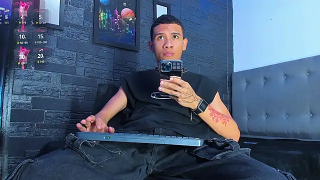 Romancartier 1 online show from October 5, 5:39 am