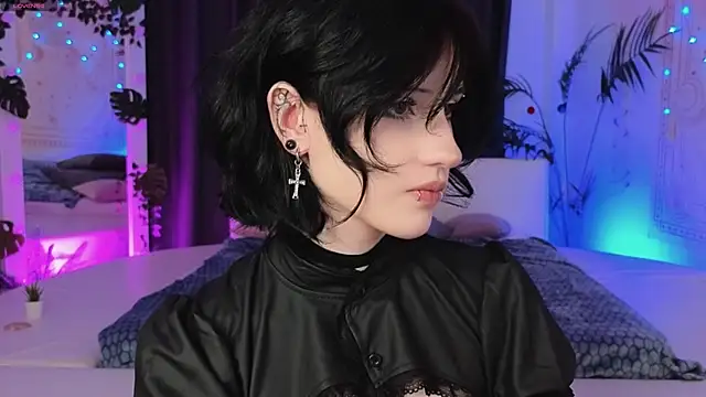 dark vamp  online show from January 15, 11:00 am