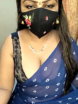 Snapshot of honey-sexy chatting on January 7, 4:26 am honey-sexy online show from January 7, 4:26 am
