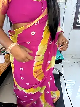 Snapshot of honey-sexy chatting on March 6, 7:27 am honey-sexy online show from March 6, 7:27 am