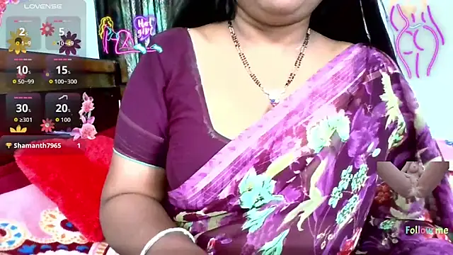 Snapshot of honey-sexy chatting on March 22, 5:55 am honey-sexy online show from March 22, 5:55 am