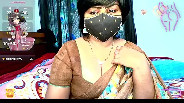 Snapshot of honey-sexy chatting on April 6, 6:25 am honey-sexy online show from April 6, 6:25 am