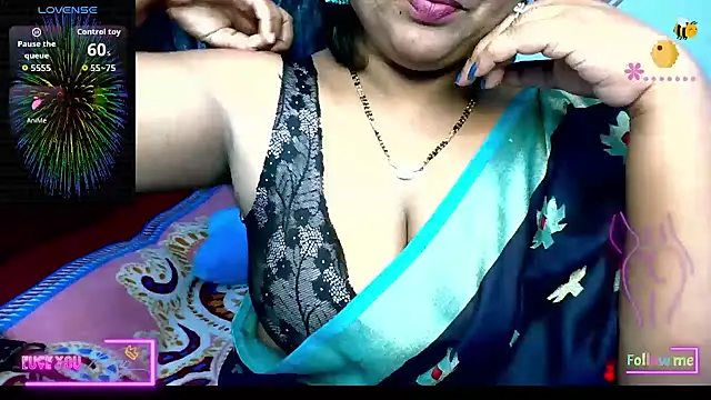 Snapshot of honey-sexy chatting on April 22, 5:54 am honey-sexy online show from April 22, 5:54 am