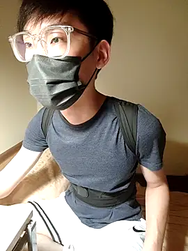 Snapshot of Yang_1069 chatting on October 21, 1:56 pm Yang 1069 online show from October 21, 1:56 pm