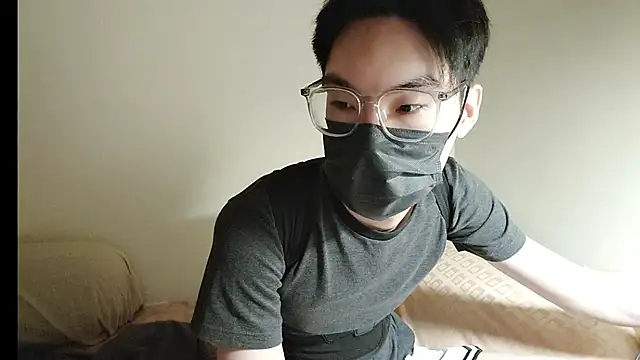 Snapshot of Yang_1069 chatting on October 24, 1:29 pm Yang 1069 online show from October 24, 1:29 pm