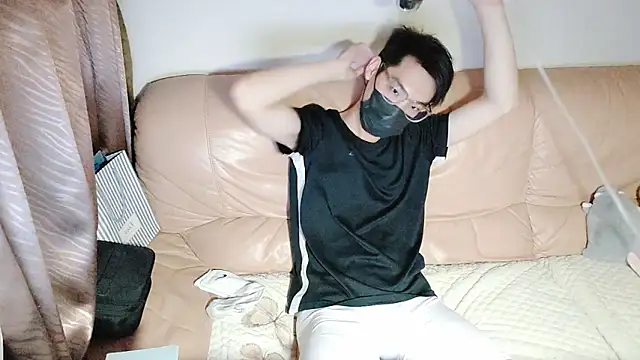 Snapshot of Yang_1069 chatting on October 25, 9:50 am Yang 1069 online show from October 25, 9:50 am