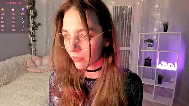 AraCopple online show from December 13, 12:42 am