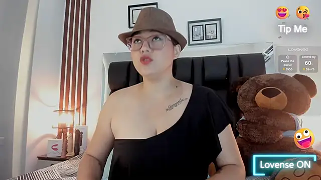Snapshot of meikochoe chatting on March 18, 7:53 pm meikochoe online show from March 18, 7:53 pm