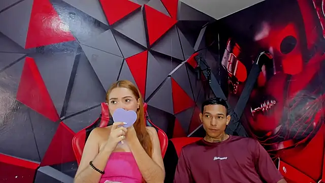 Hana and Zeta online show from December 4, 12:14 pm