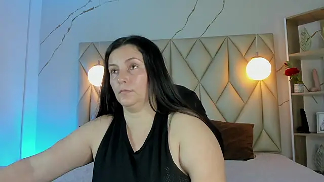 angelswets online show from February 12, 2:45 pm