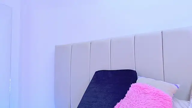 Snapshot of VanessaGlenn chatting on April 29, 10:05 pm VanessaGlenn online show from April 29, 10:05 pm