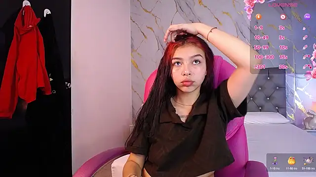 pettit courtny online show from February 15, 7:39 pm