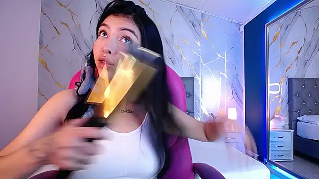 pettit courtny online show from March 3, 7:28 pm