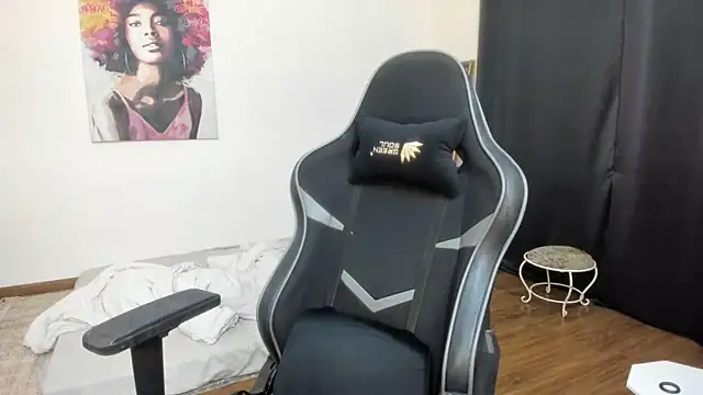 Snapshot of GoddessAnna chatting on December 29, 5:12 pm GoddessAnna online show from December 29, 5:12 pm