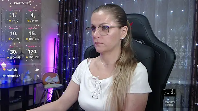 Snapshot of JessieOMays chatting on March 1, 10:10 pm JessieOMays online show from March 1, 10:10 pm