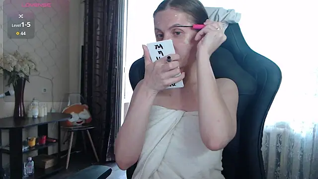 JessieOMays online show from June 8, 11:43 am