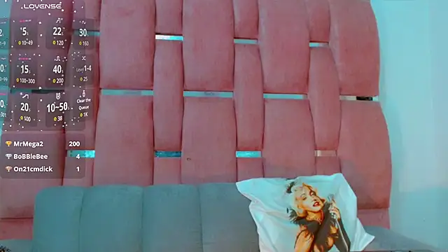 bimbocurvysex online show from December 24, 4:44 am