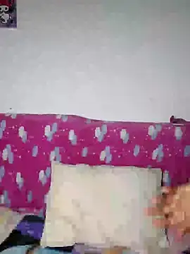 Snapshot of azulzulix chatting on February 21, 12:27 am azulzulix online show from February 21, 12:27 am