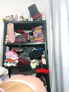 Snapshot of azulzulix chatting on February 22, 3:45 am azulzulix online show from February 22, 3:45 am