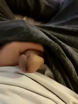 Snapshot of lufyd88 chatting on December 21, 2:15 pm lufyd88 online show from December 21, 2:15 pm