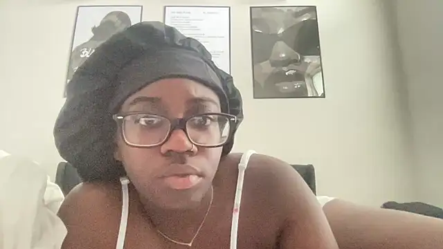 Snapshot of AveryJ99 chatting on April 7, 1:00 pm AveryJ99 online show from April 7, 1:00 pm