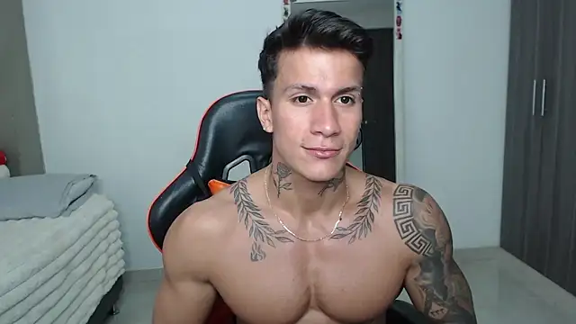 pettergrey1 online show from April 19, 9:06 pm