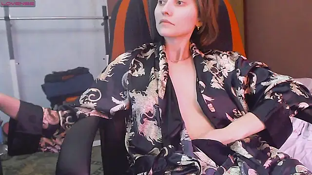 womanstrong78 online show from March 22, 6:33 am